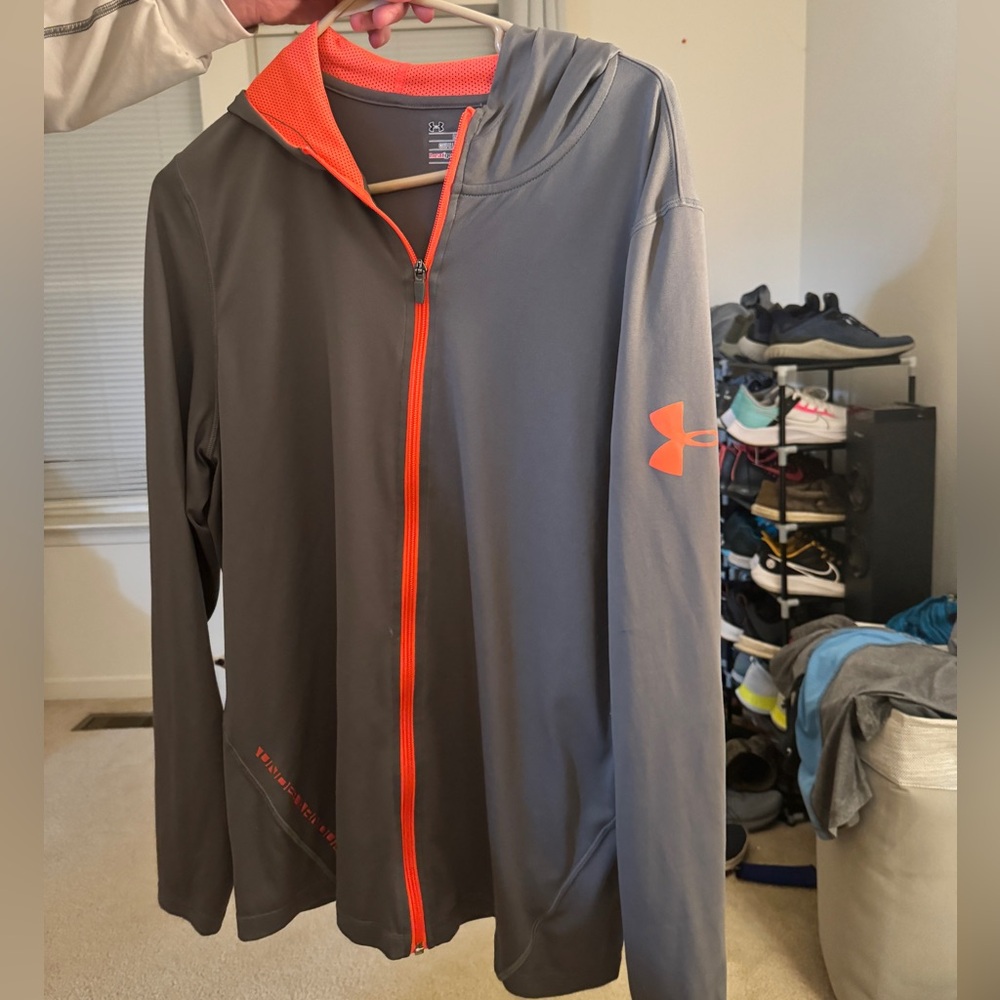 Men’s Large Under Armour Zip Up